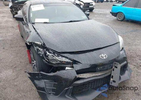 2017 Toyota 86 z USA, uszkodzony, nr VIN JF1ZNAA10H9706193